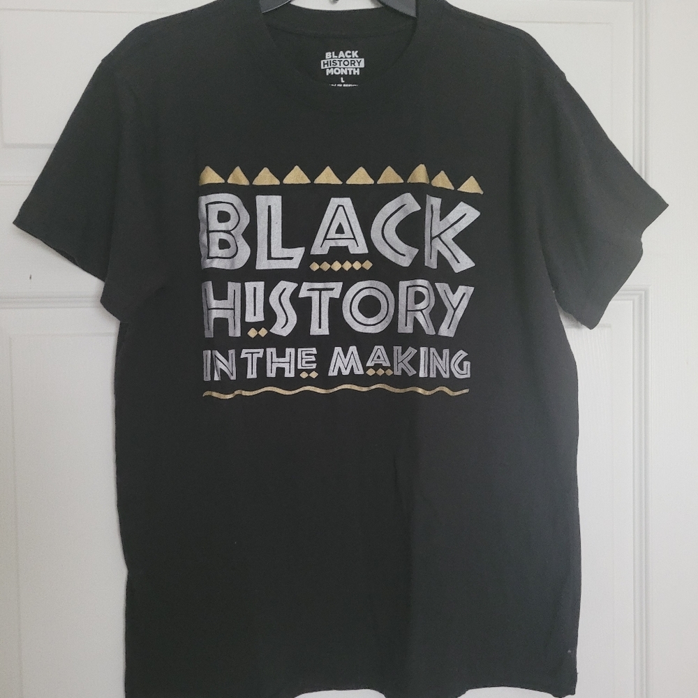 Men Size Large Black History Month Black history in the making t-shirt Black
